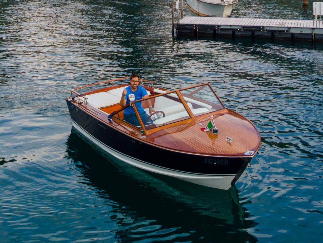 Luxuriöses Vintage-Holzboot 